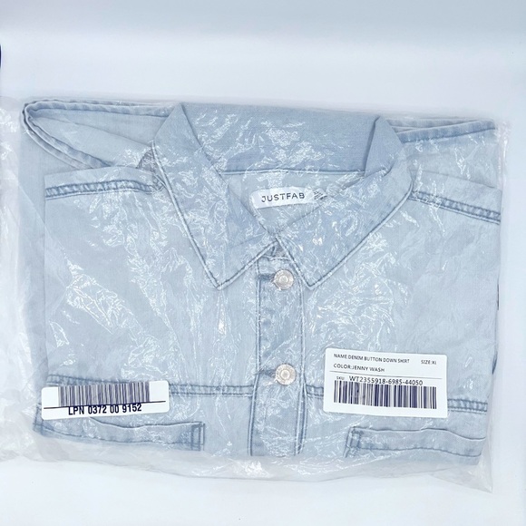 NWT Cropped Denim Button Down Shirt - Light Blue Denim Wash - XL - Picture 14 of 15